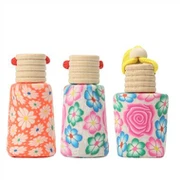 গাড়ির পারফিউমের বোতল ঝুলছে